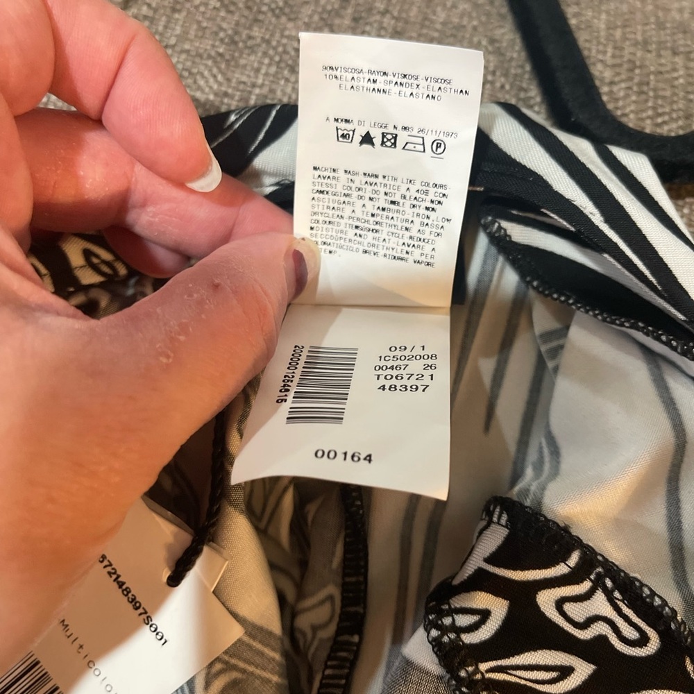 Just Cavalli Black and White V-Neck Graphic Sleeveless Tank - Picture 13 of 16